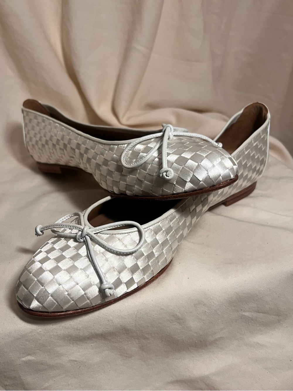 Stuart Weitzman Satin Woven Bow Ballet Flats | Style STRINGALONG | Original Box - Picture 4 of 10